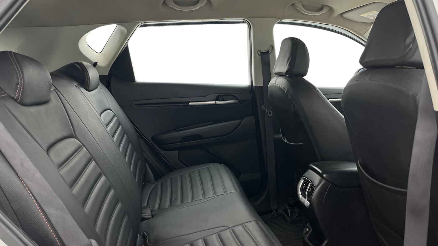 2020 KIA SONET HTK PLUS 1.2, Petrol, Manual, 21,410 km, Right Side Rear Door Cabin