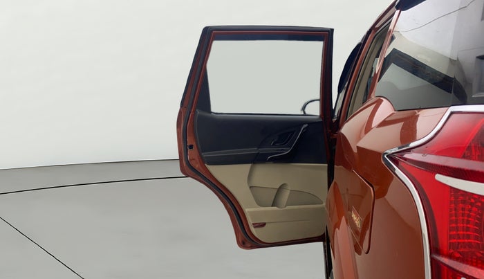 2017 Mahindra XUV500 W4, Diesel, Manual, 85,231 km, LHS Rear Door