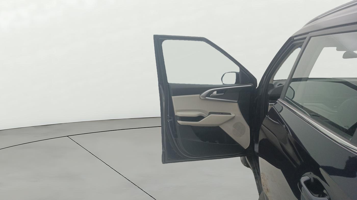 2023 KIA CARENS PRESTIGE PLUS 1.5 PETROL DCT 7 STR, Petrol, Automatic, 15,577 km, LHS Front Door