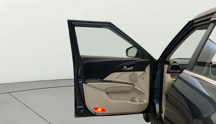 2021 Mahindra XUV300 W8 (O) 1.2 PETROL, Petrol, Manual, 33,153 km, LHS Front Door