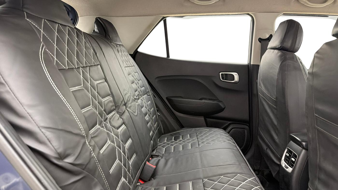 2021 Hyundai VENUE S 1.2, Petrol, Manual, 42,245 km, Right Side Rear Door Cabin