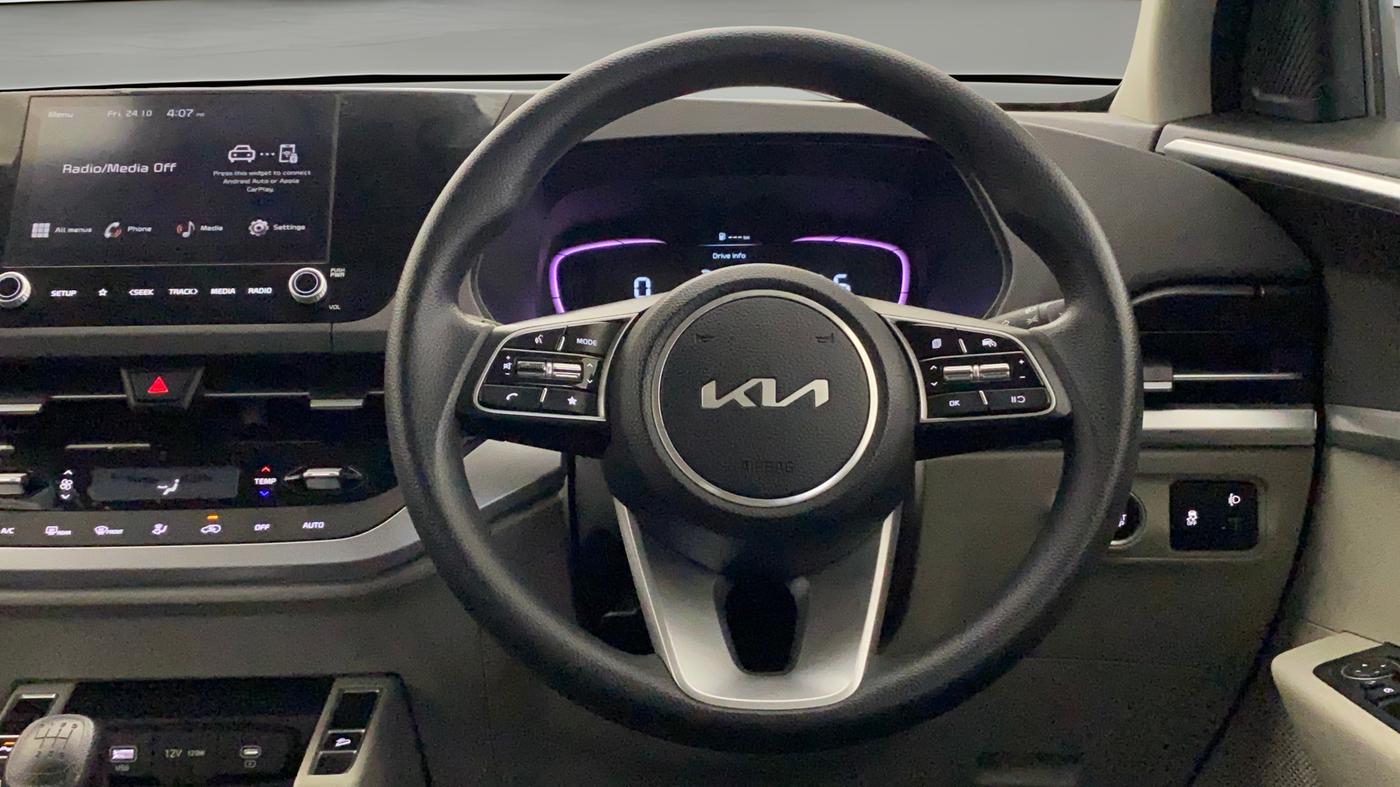 2022 KIA CARENS PRESTIGE PLUS 1.4 PETROL 7 STR, Petrol, Manual, 21,288 km, Steering Wheel Close Up