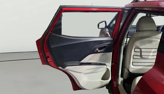 2021 Mahindra XUV300 W8 (O) 1.2 PETROL, Petrol, Manual, 39,740 km, LHS Rear Door