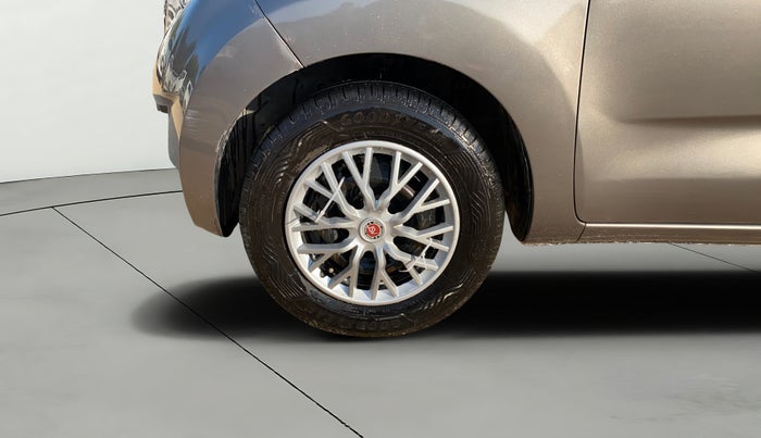 2017 Datsun Redi Go T, Petrol, Manual, 80,717 km, Left Front Wheel