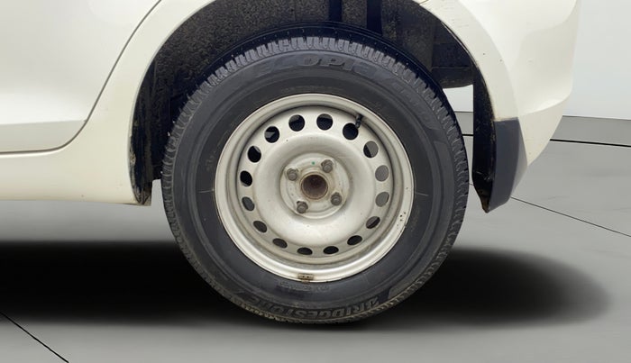 2014 Maruti Swift LXI, Petrol, Manual, 71,878 km, Left Rear Wheel