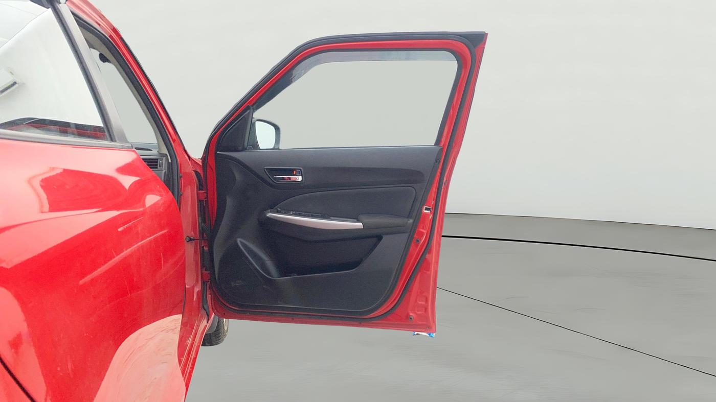 2023 Maruti Swift ZXI CNG, CNG, Manual, 28,512 km, RHS Front Door