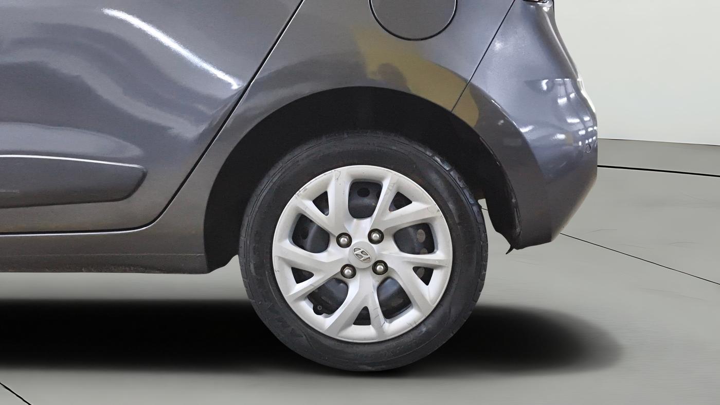 2020 Hyundai Grand i10 SPORTZ 1.2 KAPPA VTVT, CNG, Manual, 49,375 km, Left Rear Wheel
