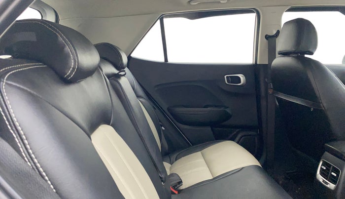 2021 Hyundai VENUE SX 1.0 (O) TURBO IMT, Petrol, Manual, 57,683 km, Right Side Rear Door Cabin