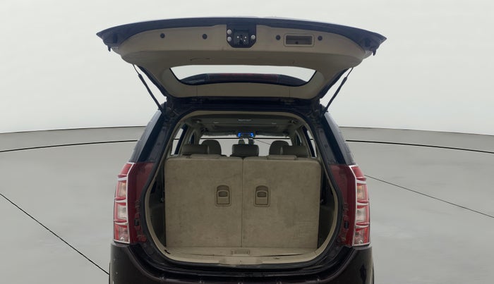 2016 Mahindra XUV500 W10, Diesel, Manual, 69,315 km, Boot Open Zoomed View