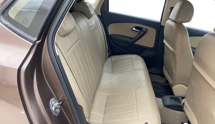 2017 Volkswagen Polo HIGHLINE1.2L, Petrol, Manual, 67,745 km, Right Side Rear Door Cabin