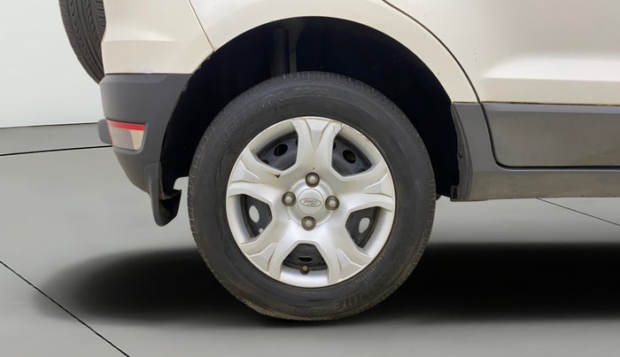 2015 Ford Ecosport AMBIENTE 1.5L DIESEL, Diesel, Manual, 1,15,854 km, Right Rear Wheel