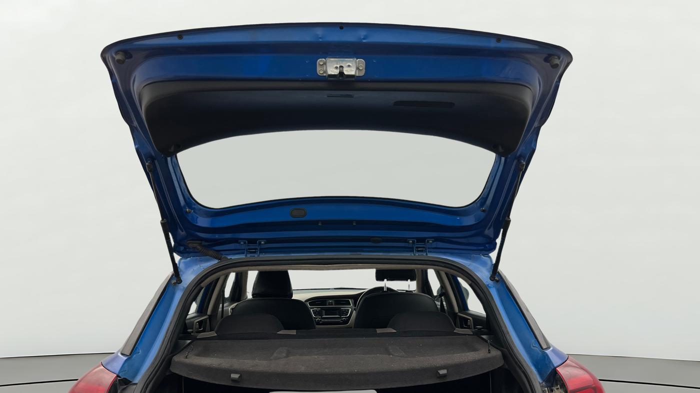 2018 Hyundai Elite i20 SPORTZ 1.2, CNG, Manual, 79,397 km, Boot Door Open