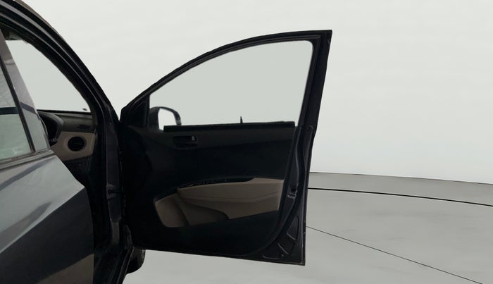 2017 Hyundai Grand i10 MAGNA AT 1.2 KAPPA VTVT, Petrol, Automatic, 68,959 km, RHS Front Door