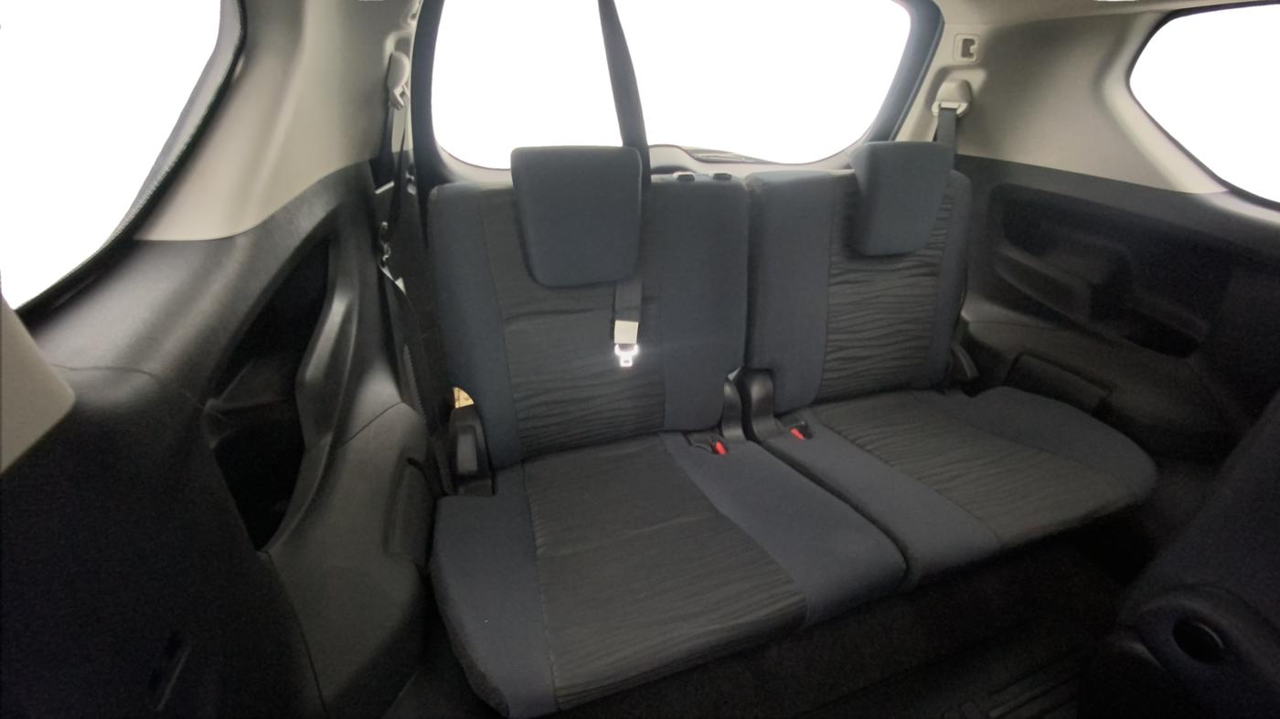 2022 Toyota Innova Crysta 2.7 VX 7 STR, Petrol, Manual, 70,083 km, Third Seat Row ( optional )