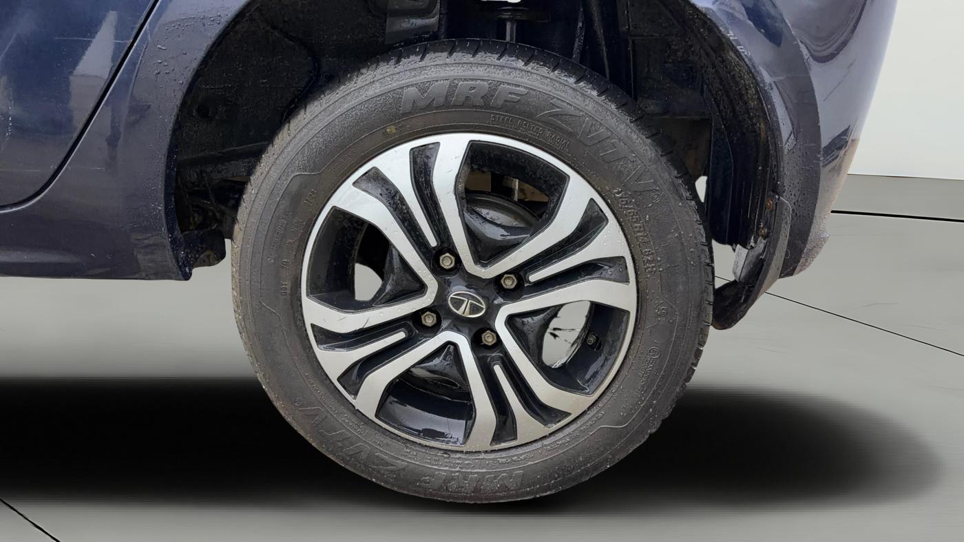 2023 Tata Tiago XZ PLUS CNG, CNG, Manual, 40,685 km, Left Rear Wheel