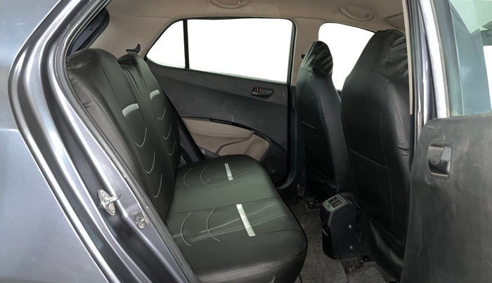 2017 Hyundai Grand i10 MAGNA 1.2 KAPPA VTVT, Petrol, Manual, 46,033 km, Right Side Rear Door Cabin