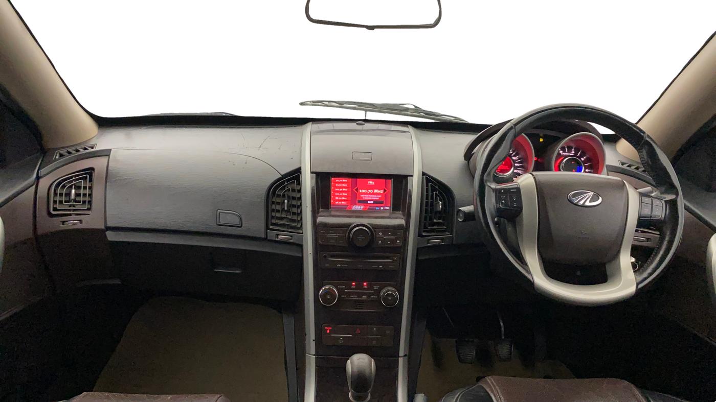 2014 Mahindra XUV500 W8, Diesel, Manual, 86,374 km, Dashboard