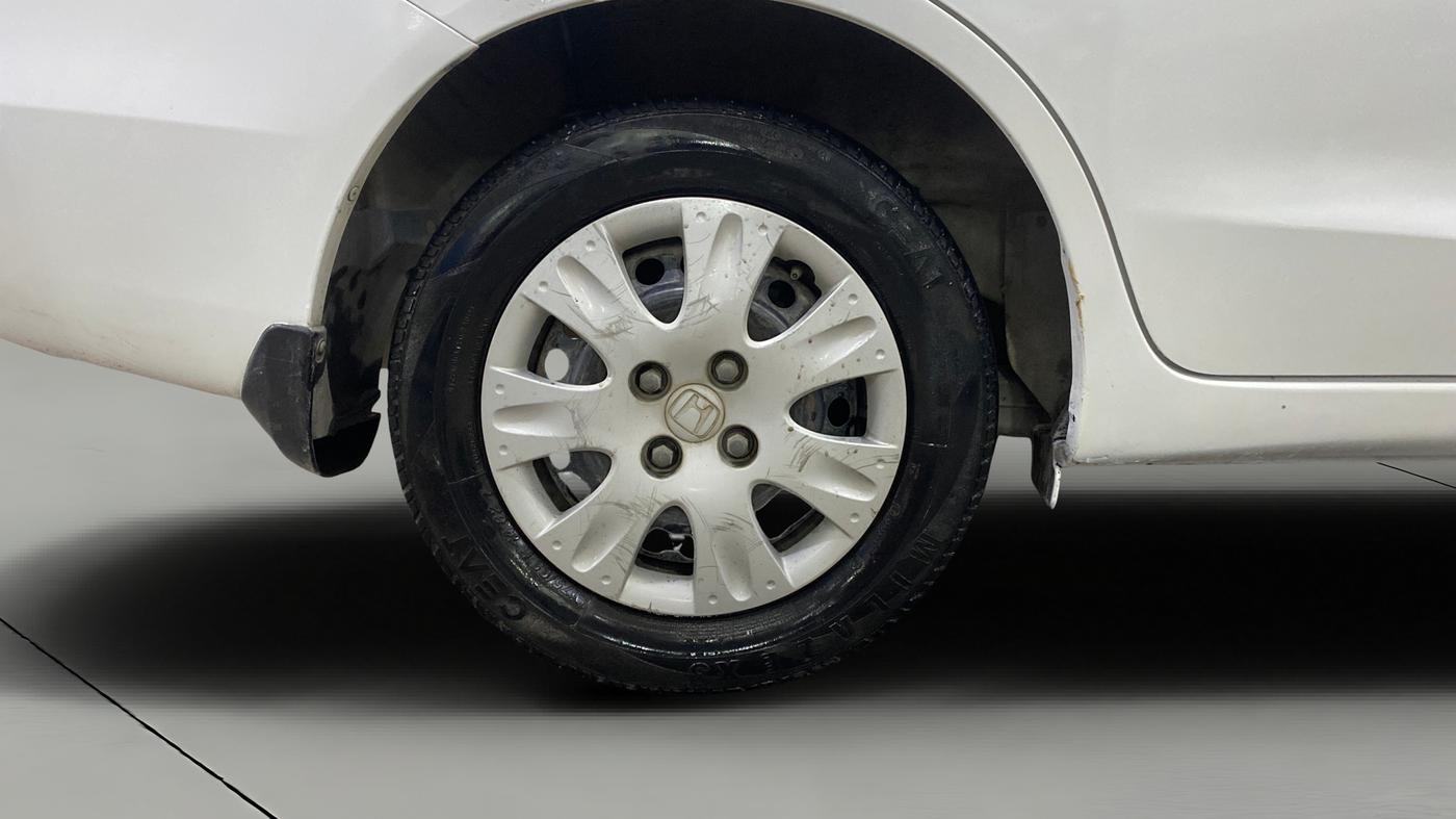 2015 Honda Amaze 1.2L I-VTEC S, Petrol, Manual, 1,09,812 km, Right Rear Wheel