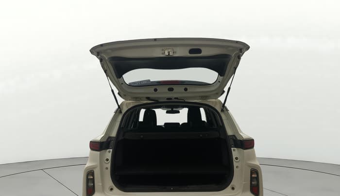 2022 Toyota URBAN CRUISER HYRYDER V HYBRID, Hybrid, Automatic, 62,556 km, Boot Door Open