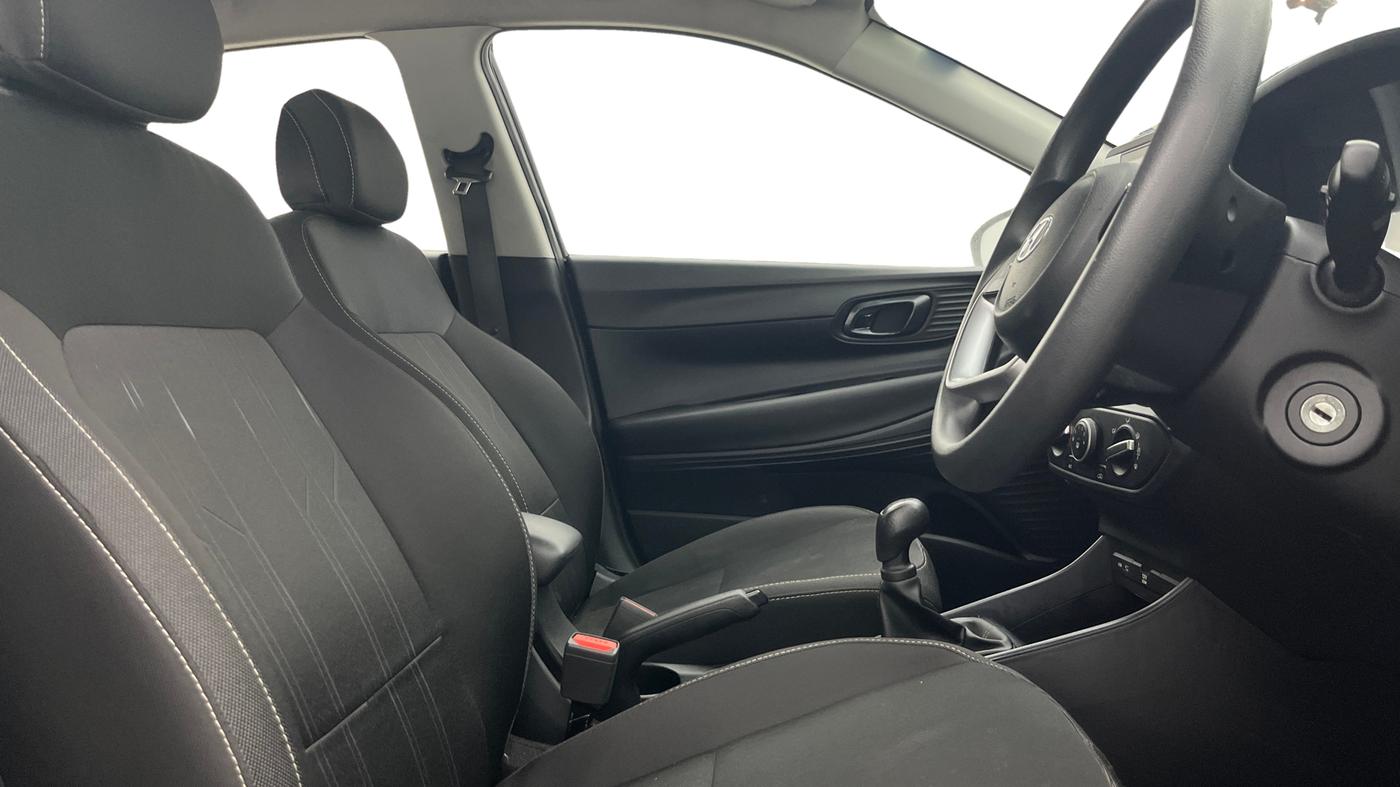 2021 Hyundai NEW I20 SPORTZ 1.2 MT, Petrol, Manual, 24,959 km, Right Side Front Door Cabin