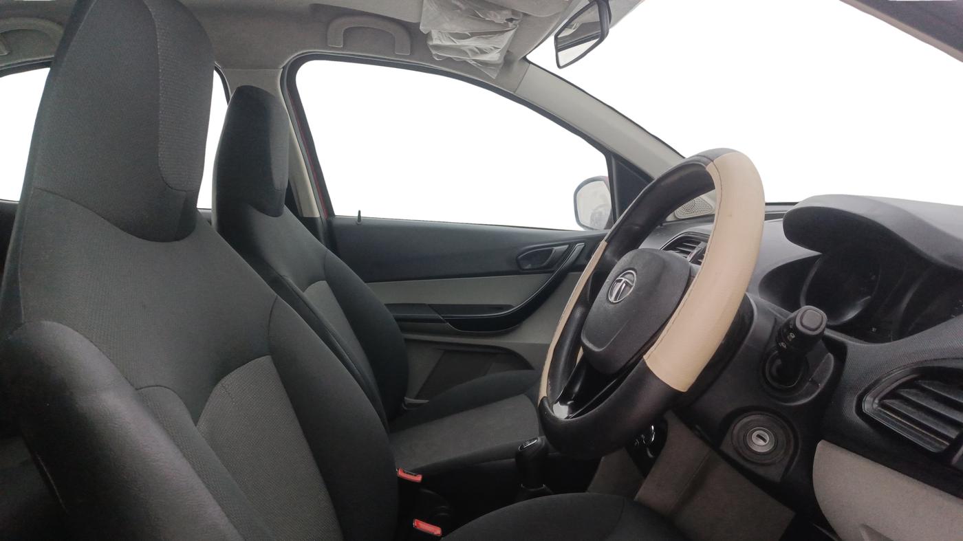 2018 Tata Tiago XT PETROL, Petrol, Manual, 45,406 km, Right Side Front Door Cabin