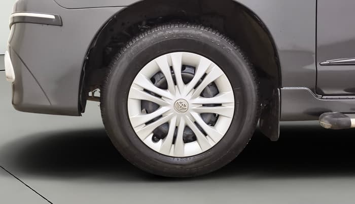 2015 Toyota Innova 2.5 GX 7 STR, Diesel, Manual, 93,285 km, Left Front Wheel