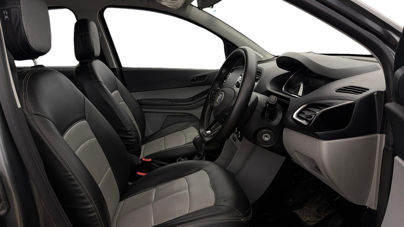 2022 Tata Tiago XT CNG, CNG, Manual, 33,279 km, Right Side Front Door Cabin