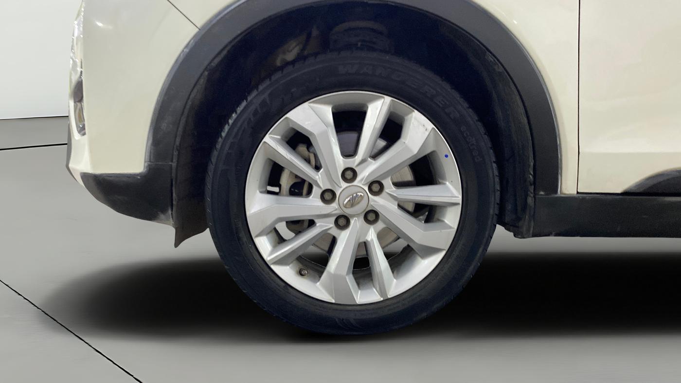 2021 Mahindra XUV300 W8 1.2 PETROL, Petrol, Manual, 67,784 km, Left Front Wheel