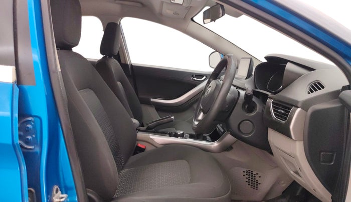 2018 Tata NEXON XZ PLUS DIESEL DUAL TONE, Diesel, Manual, 68,843 km, Right Side Front Door Cabin