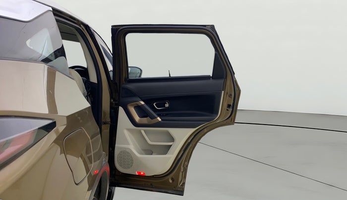 2022 Tata Harrier XZA PLUS 2.0L, Diesel, Automatic, 69,968 km, RHS Rear Door