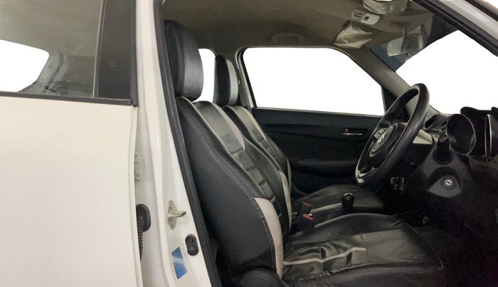 2024 Maruti Swift VXI, Petrol, Manual, 26,384 km, Right Side Front Door Cabin