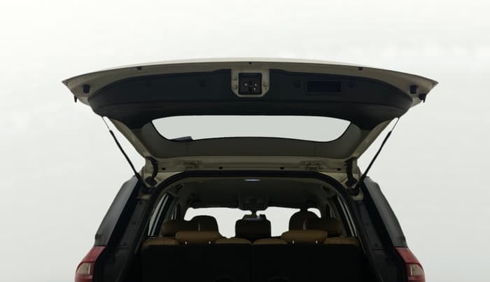 2020 Mahindra XUV500 W7, Diesel, Manual, 44,835 km, Boot Door Open