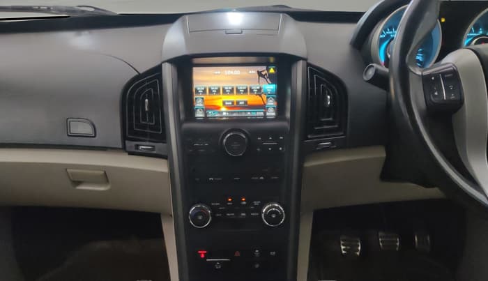 2015 Mahindra XUV500 W10, Diesel, Manual, 1,39,711 km, Air Conditioner