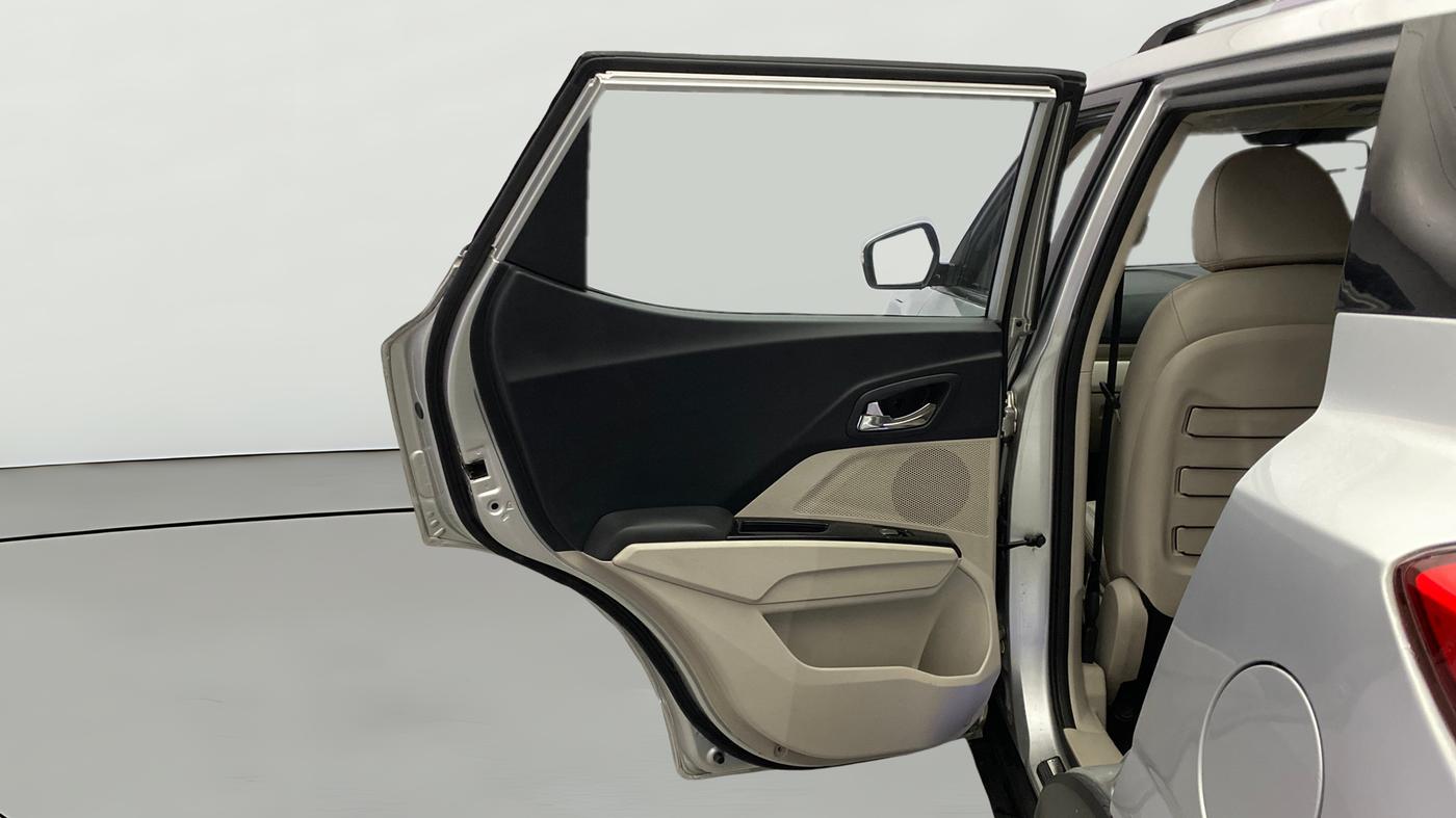 2019 Mahindra XUV300 W8 (O) 1.5 DIESEL, Diesel, Manual, 79,741 km, LHS Rear Door