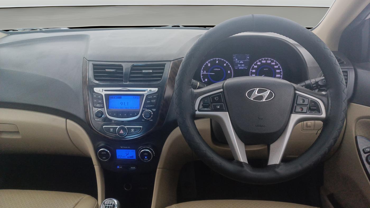 2014 Hyundai Verna FLUIDIC 1.6 VTVT SX, Petrol, Manual, 49,410 km, Steering Wheel Close Up