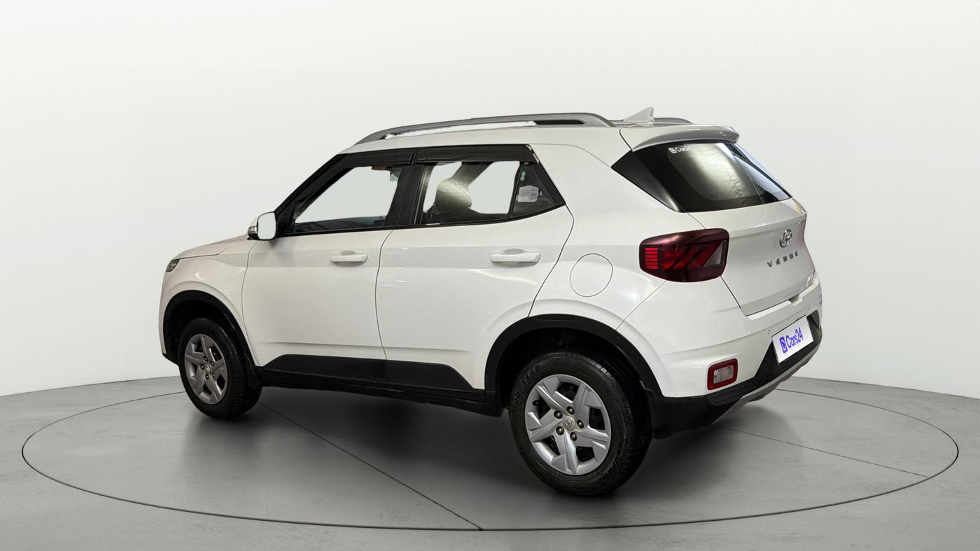 2022 Hyundai VENUE S+ 1.2, Petrol, Manual, 30,871 km, Left Back Diagonal