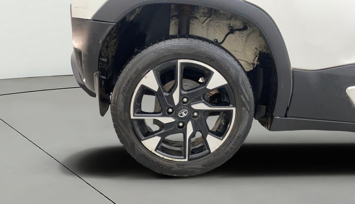 2023 Tata PUNCH ACCOMPLISHED DAZZLE SUNROOF CNG MT, CNG, Manual, 61,414 km, Right Rear Wheel