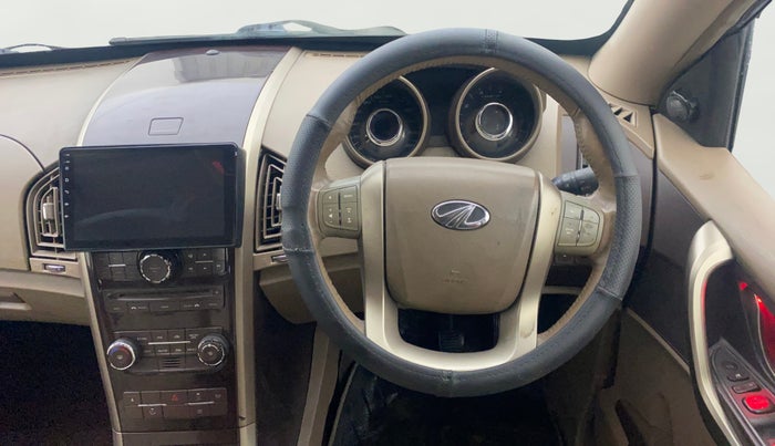 2013 Mahindra XUV500 W8, Diesel, Manual, 97,655 km, Steering Wheel Close Up