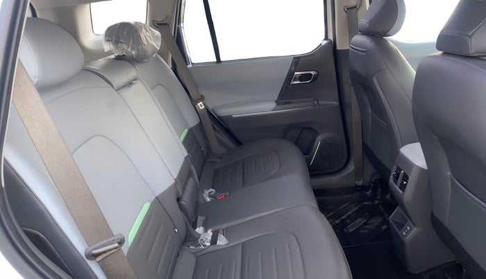 2025 KIA SYROS  HTX 1.0 Turbo 6MT, Petrol, Manual, 2,598 km, Right Side Rear Door Cabin