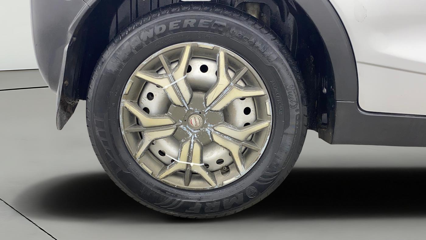 2021 Mahindra XUV300 W4 1.2 PETROL, Petrol, Manual, 45,494 km, Right Rear Wheel