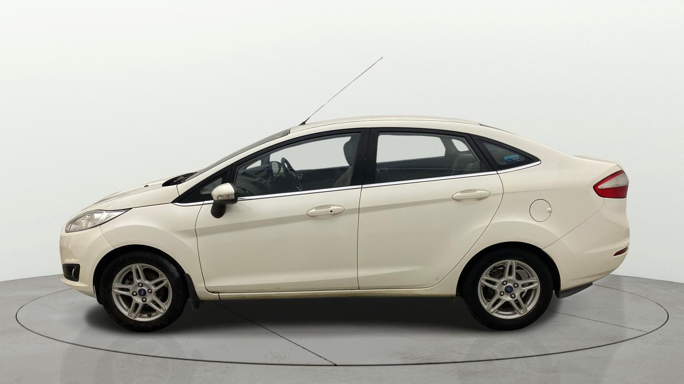 2015 Ford Fiesta TITANIUM DIESEL, Diesel, Manual, 58,007 km, Left Side