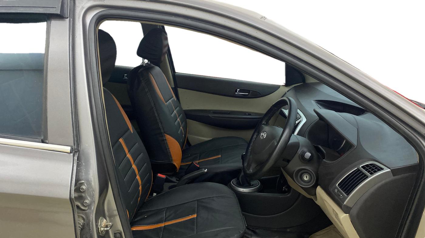 2013 Hyundai i20 MAGNA (O) 1.2, Petrol, Manual, 63,913 km, Right Side Front Door Cabin