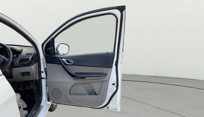2018 Tata Tiago XZ PETROL, Petrol, Manual, 61,943 km, RHS Front Door