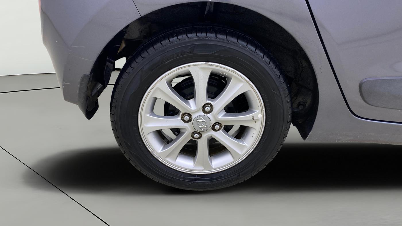 2015 Hyundai Grand i10 ASTA AT 1.2 KAPPA VTVT, Petrol, Automatic, 70,966 km, Right Rear Wheel
