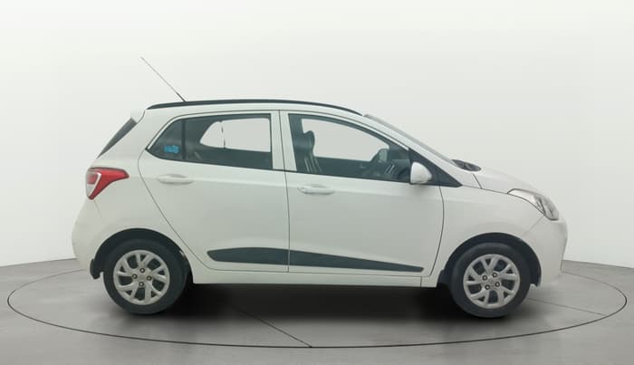 2017 Hyundai Grand i10 SPORTZ (O) 1.2 KAPPA VTVT, Petrol, Manual, 36,753 km, Right Side View