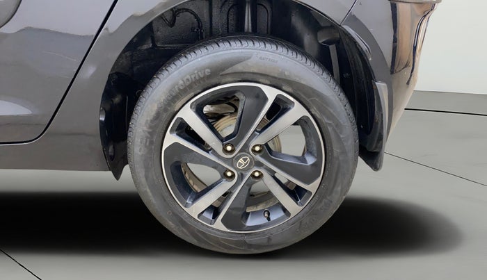 2022 Tata ALTROZ XZ PLUS PETROL DARK EDITION, Petrol, Manual, 68,464 km, Left Rear Wheel