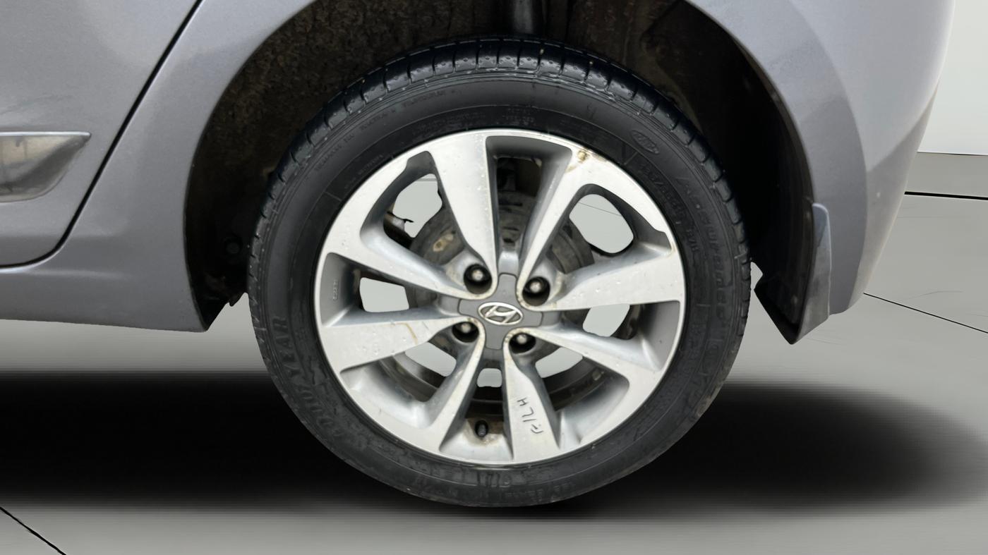 2015 Hyundai Elite i20 SPORTZ 1.2, Petrol, Manual, 76,326 km, Left Rear Wheel