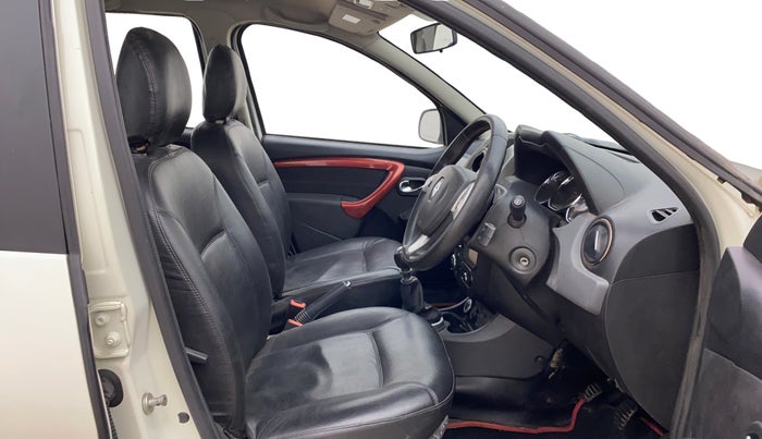 2017 Renault Duster 110 PS RXZ 4X4 MT DIESEL, Diesel, Manual, 48,607 km, Right Side Front Door Cabin