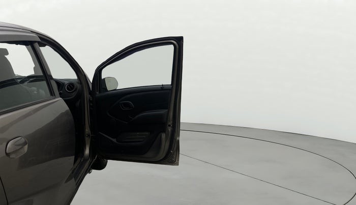 2017 Datsun Redi Go T (O), Petrol, Manual, 77,322 km, RHS Front Door