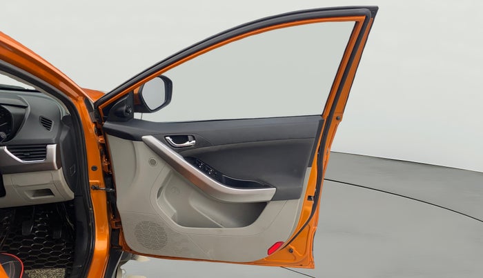 2018 Tata NEXON XZ PLUS DIESEL, Diesel, Manual, 1,27,851 km, RHS Front Door